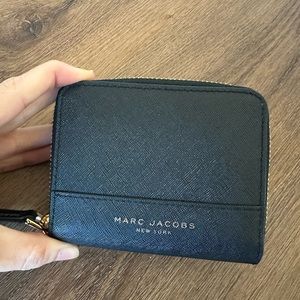Marc Jacobs saffiano zip leather wallet